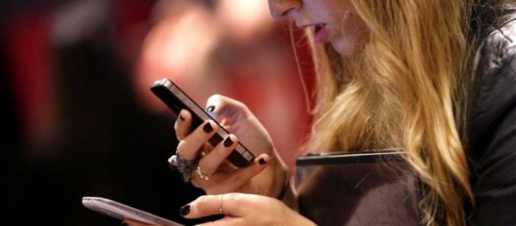 Αλλάζουν όλα στις χρεώσεις κινητής τηλεφωνίας με απόφαση της ΕΕ – Η Ελλάδα είναι η 2η πιο ακριβή χώρα (φώτο)