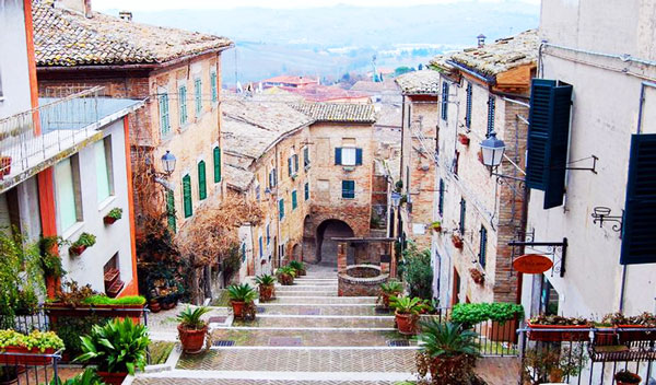 Δέκα πόλεις που μοιάζουν βγαλμένες από παραμύθι και σίγουρα πρέπει να τις επισκεφθείτε