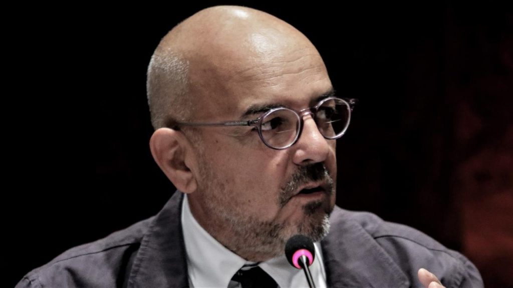 Μπάμπης Παπαδημητρίου: «Ψεύτικη είδηση ότι δικαιολογώ το ”ξεβράκωμα” πολιτών από την αστυνομία – Κόβουν και ράβουν»