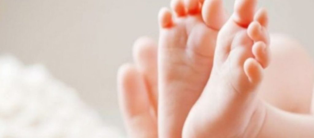 Επίδομα γέννας: Ποιοι το δικαιούνται και σε πόσες δόσεις θα πάρουν τα χρήματα;