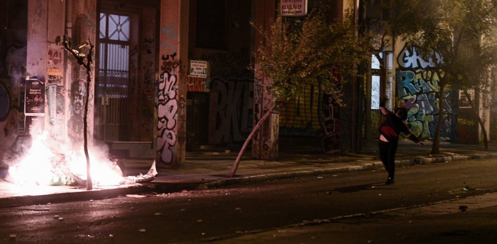 Παραλήρημα από τον υπαστυνόμο Λώλη: «Δεν είναι οι “αναρχικοί” το πρόβλημα – Το πρόβλημα είναι ο συντηρητισμός σας»