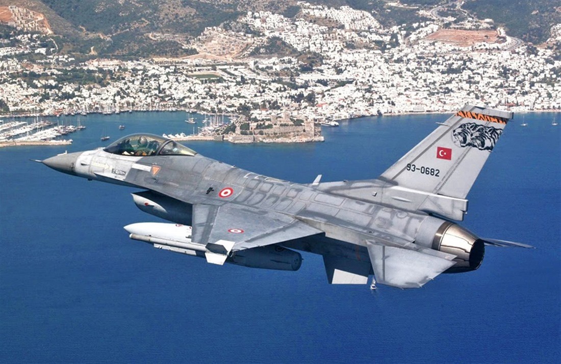 Τουρκικές παραβιάσεις: Νέες εικονικές αερομαχίες πάνω από το Αιγαίο