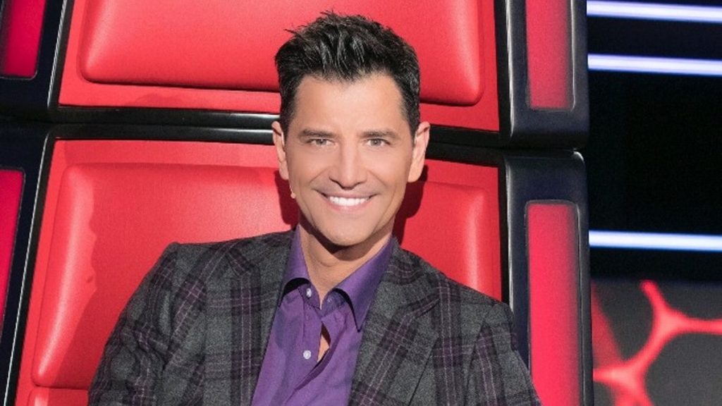 Ο Σάκης Ρουβάς ξεκαθάρισε στο φινάλε του Voice: «Επειδή διαβάζω πολλά που γράφονται να ξέρετε ότι…» (βίντεο)