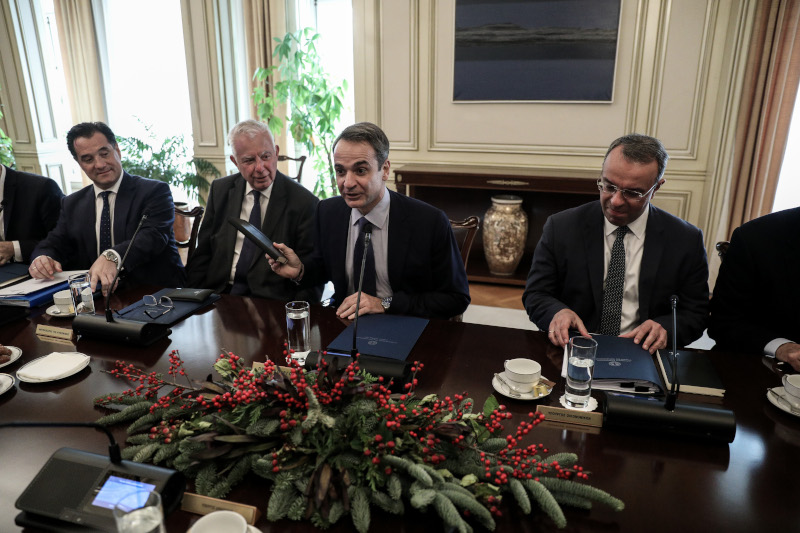 Το χριστουγεννιάτικο δώρο «έκπληξη» του Κυριάκου Μητσοτάκη στους υπουργούς του (φώτο)