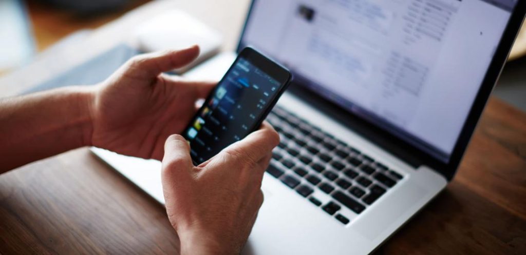 Γιατί δεν πρέπει να βλέπεις πορνό στο κινητό σου;