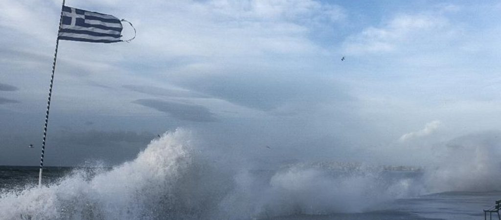 Οι θυελλώδεις άνεμοι έπληξαν τη Λήμνο – Μεγάλες καταστροφές στο νησί (φώτο-βίντεο)