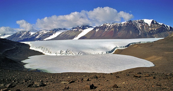 Κι όμως σε αυτό το μέρος της Ανταρκτικής δεν χιονίζει ποτέ! (βίντεο)