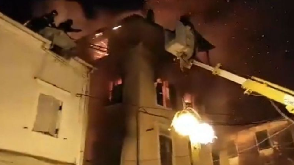 Κέρκυρα: Τα λόγια της μάνας που έπεσε από το μπαλκόνι για να σώσει την κόρη της από την φωτιά (βίντεο)