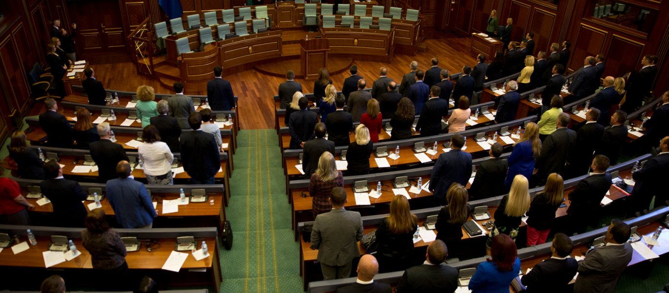 «Πανικός» στο Μαυροβούνιο: Επεισόδια στο κοινοβούλιο – Συνελήφθησαν 18 βουλευτές (βίντεο)