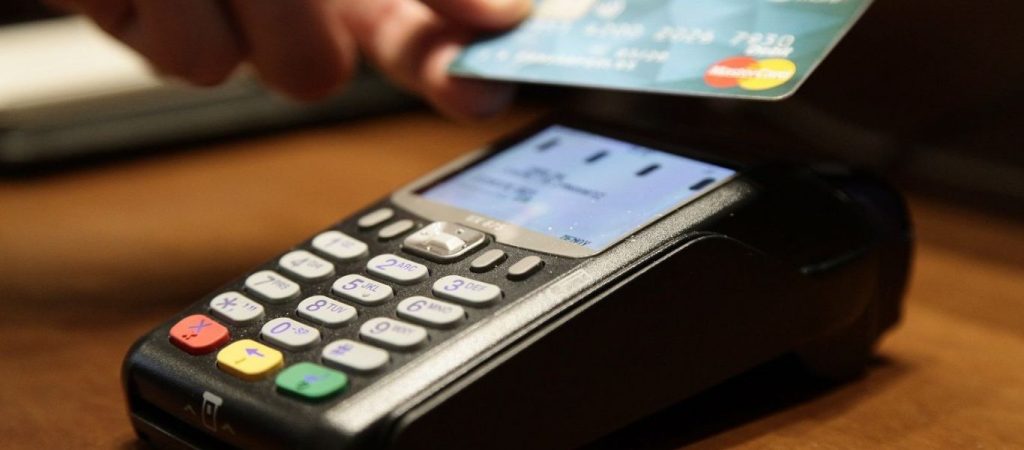 Ηλεκτρονικές αποδείξεις: Τι πρέπει να κάνετε για να μην χάσετε την έκπτωση φόρου