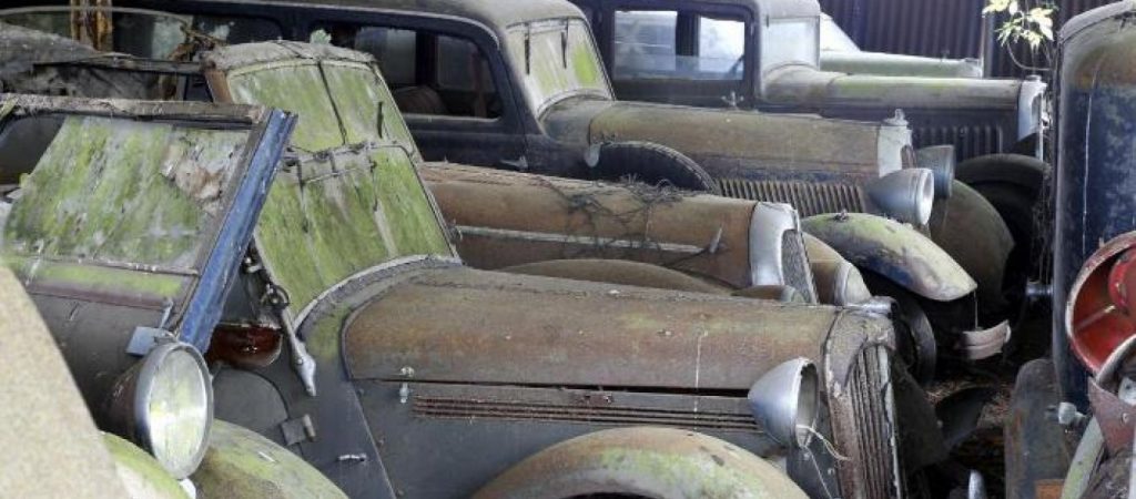 Αν είσαι λάτρης των αυτοκινήτων δεν θα αντέξεις τις παρακάτω εικόνες – Σπάνιες αντίκες σκουριάζουν παρατημένες (φώτο)