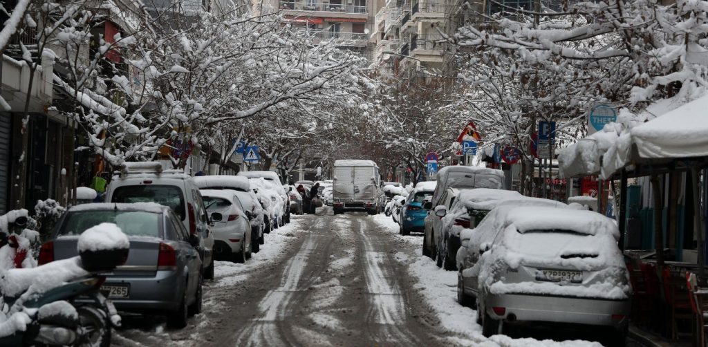 Επεσε ηλεκτροφόρο καλώδιο μέσα στον δρόμο στη Στενή Αλιάρτου – Τεράστια τα προβλήματα που φέρνει η «Ζηνοβία»