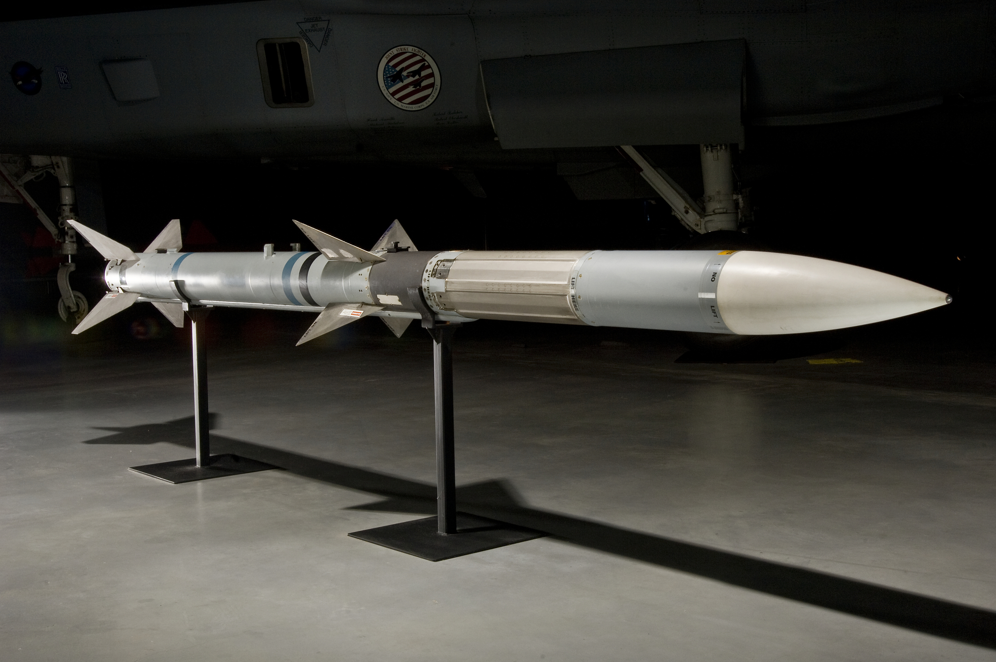 Πύραυλοι ΑΙΜ-120 για Τουρκία και ακόμη 21 χώρες