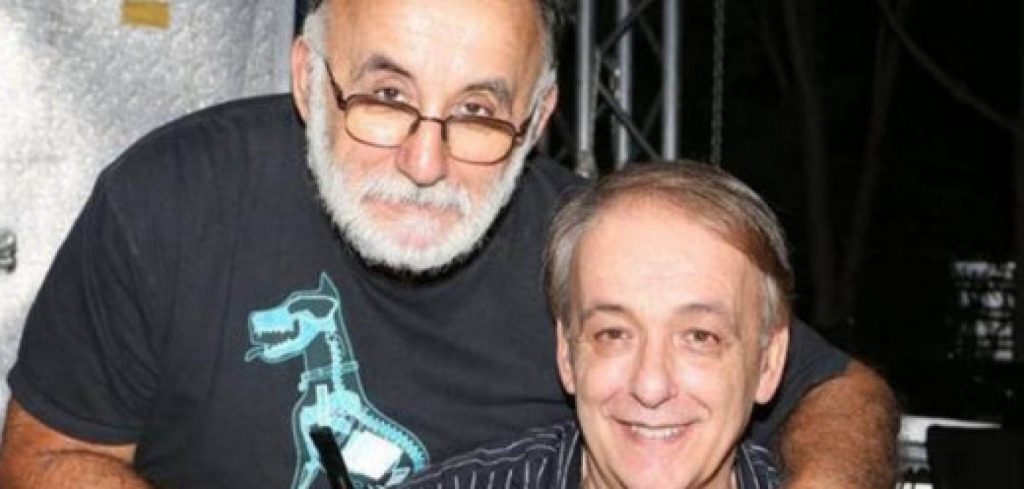 Θάνος και Ανδρέας Μικρούτσικος: Η σπάνια τηλεοπτική τους συνάντηση και ο απολαυστικός διάλογος μεταξύ τους (βίντεο)