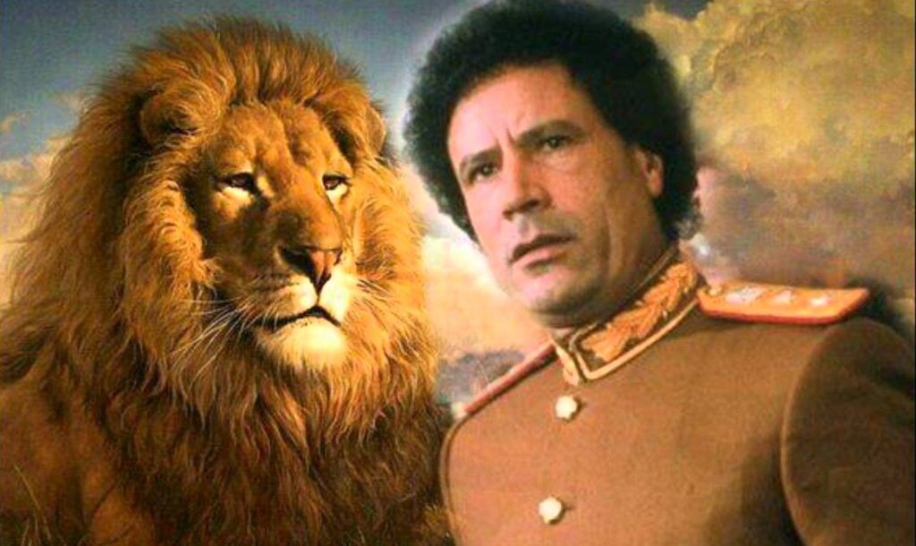 Λιβύη: Η θεαματική εμφάνιση του  Μουαμάρ αλ Καντάφι στην Τρίπολη το 2011 λίγο πριν ανατραπεί