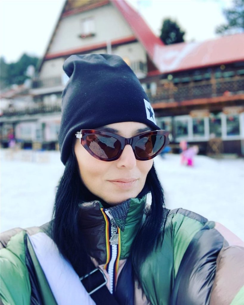 Ζενεβιέβ Μαζαρί: Γνωστή για το χιούμορ της σχολιάζει την κακοκαιρία «Ζηνοβία» (φωτο)