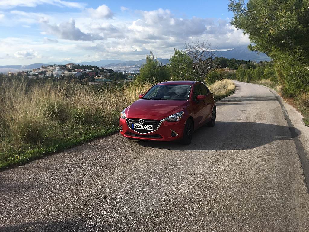 Mazda 2: Το 5θυρο σουπερ μίνι με κινητήρα βενζίνης 1,5 λίτρων 90 PS