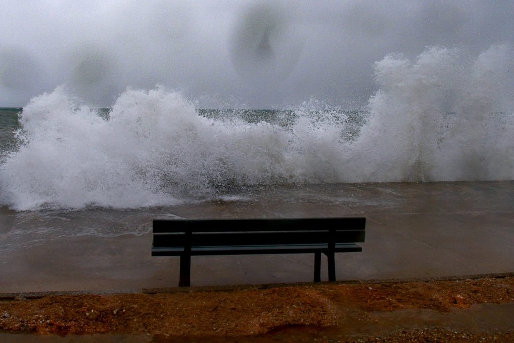 Ρέθυμνο: Ναύτης έπεσε από καράβι λόγω κακοκαιρίας – Την ώρα που προσπαθούσε να δέσει τους κάβους