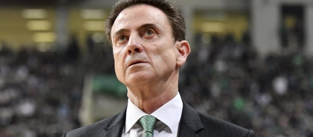 O Ρικ Πιτίνο ευχήθηκε «ευτυχισμένο το 2020» με μια φωτογραφία με τους ανθρώπους του «τριφυλλιού» (φωτο)