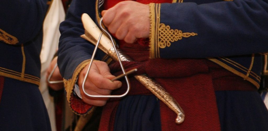 Το γνωρίζατε; – Τι είναι το «ζαχαροκάντιο ζυμωτή» που αναφέρεται στα κάλαντα της Πρωτοχρονιάς;