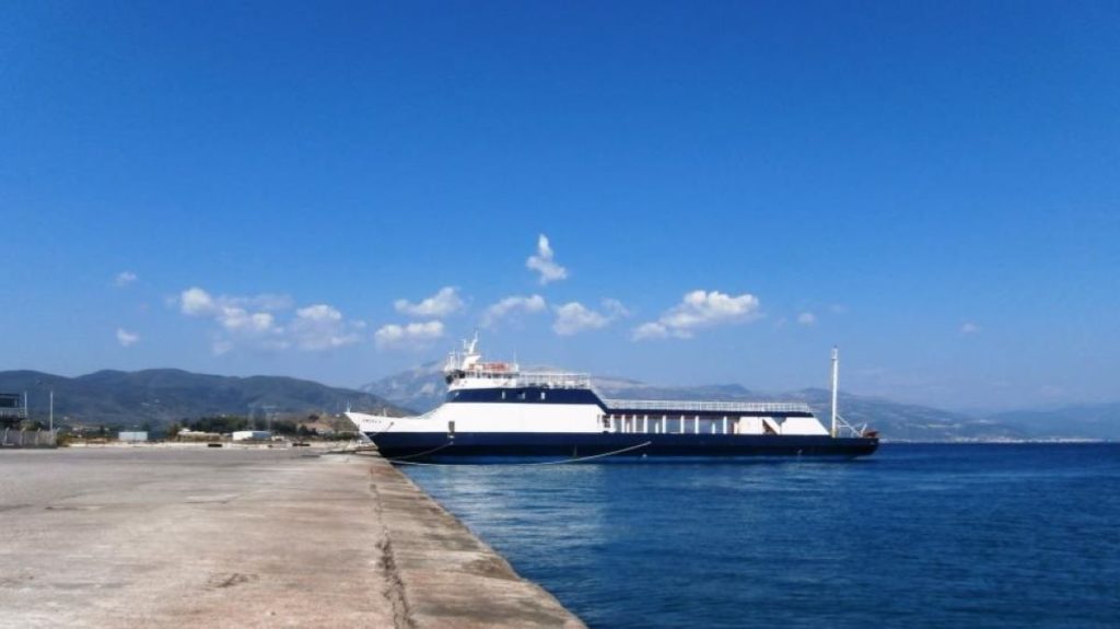 Αντίρριο: Ψαράς έπεσε στη θάλασσα και τον έσωσε ένας ναυτικός (βίντεο)