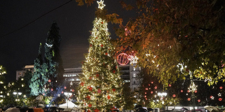 To πρόγραμμα για το βράδυ της παραμονής Πρωτοχρονιάς στο Σύνταγμα – Τι θα δουν όσοι μείνουν Αθήνα