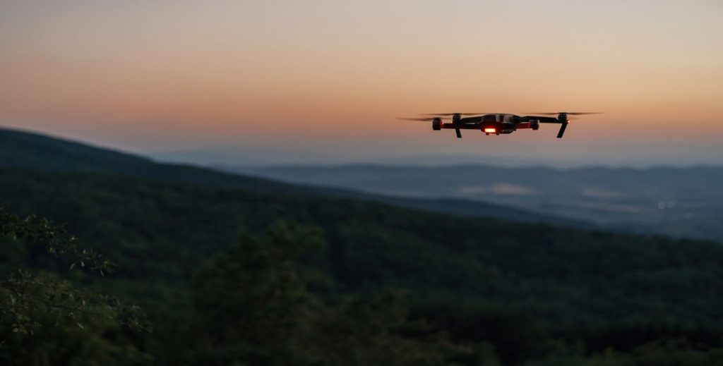 ΗΠΑ: Ανεξήγητο φαινόμενο με σμήνη drones κάθε βράδυ στο Κολοράντο (φώτο – βίντεο)