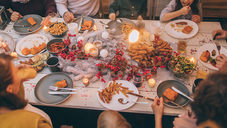 Αυξημένα επίπεδα χοληστερίνης κατά 20% λόγω του φαγητού των εορτών