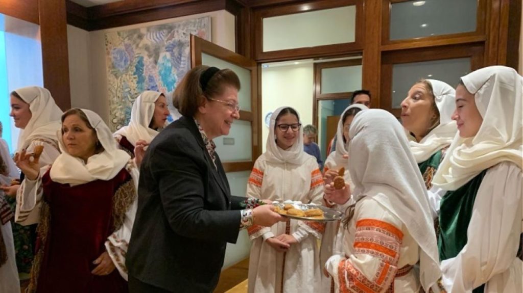 Υπουργείο Πολιτισμού: Πρωτοχρονιάτικα κάλαντα στη Λίνα Μενδώνη