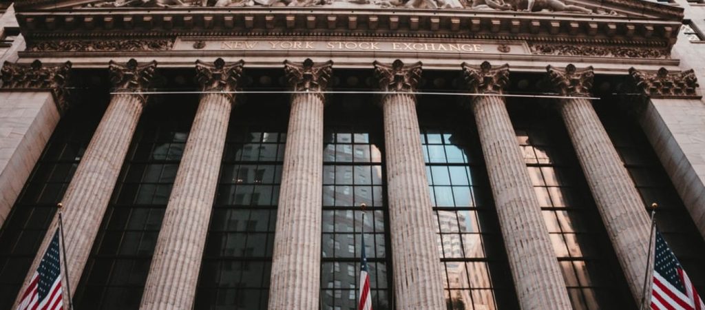 Wall Street: Iστορικά υψηλά τα κέρδη το 2019