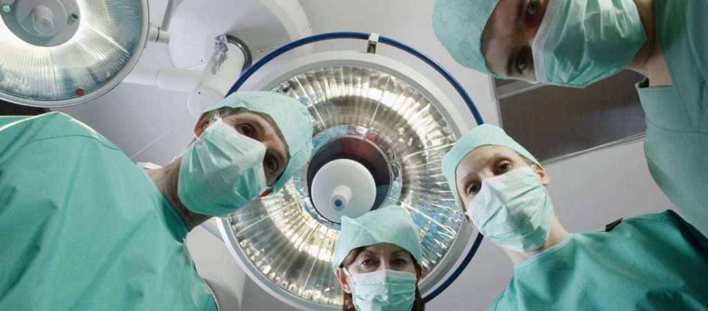 Ρουμανία: Γυναίκα πήρε φωτιά μέσα στο χειρουργείο – To φρικτό λάθος των γιατρών που της κόστισε τη ζωή