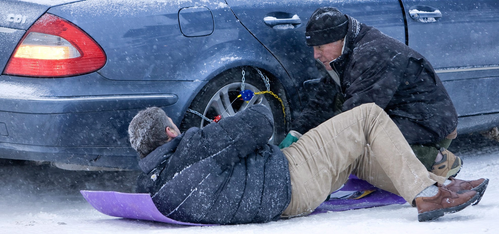 ΕΛΑΣ: Ποιοι δρόμοι είναι κλειστοί λόγω της κακοκαιρίας και πού πρέπει τα αυτοκίνητα να έχουν αλυσίδες