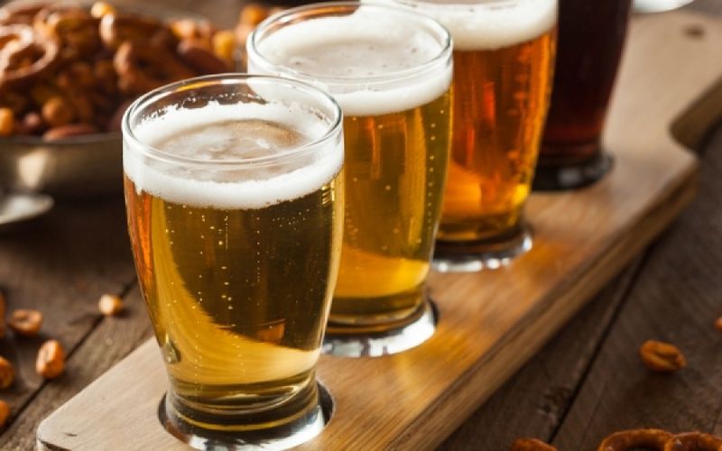 Πόσο παχαίνει τελικά το αλκοόλ; – Τι μπορείς να πίνεις για να το αποφύγεις;