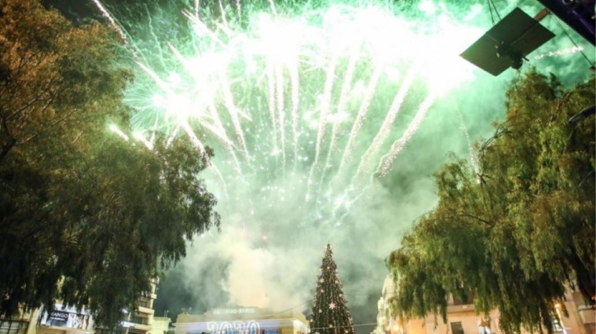 Ηράκλειο: Τη νύχτα μέρα έκαναν χιλιάδες πυροτεχνήματα κατά τη γιορτή υποδοχής του νέου έτους (φώτο)