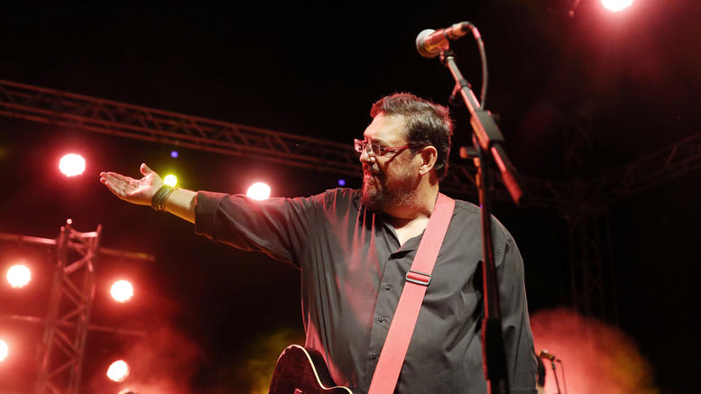 Το μήνυμα της κόρης του Λαυρέντη Μαχαιρίτσα: «Πρώτη φορά που ο χρόνος δε μπήκε με το δικό σου μέτρημα» (φωτο)