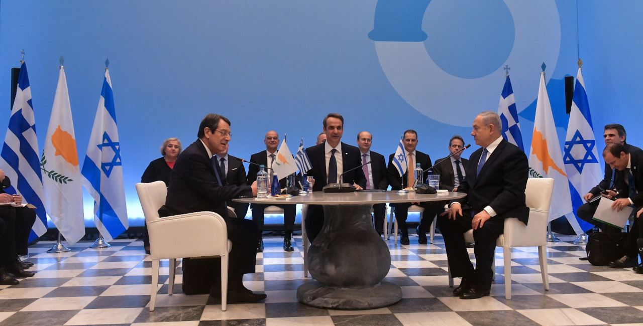 Υπεγράφη ο EastMed: Η Ελλάδα δηλώνει την κυριαρχία της στην Αν.Μεσόγειο μέχρι τον 30ο Μεσημβρινό (βίντεο)