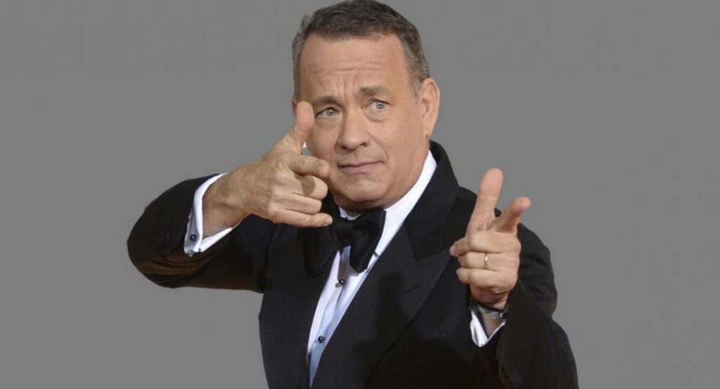 Τομ Χανκς: Η πρώτη του ανάρτηση σαν Έλληνας πολίτης – Η σκιά του πάνω σε ένα άγαλμα (φωτο)