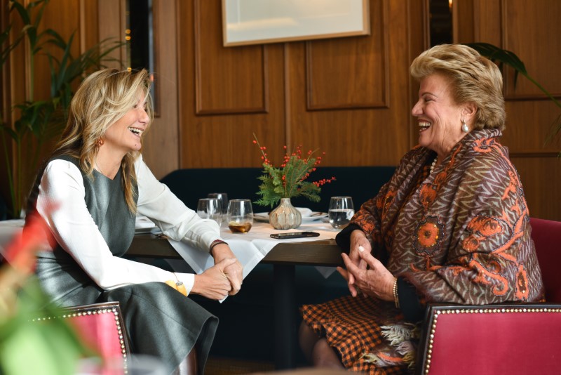 Για γεύμα σε κεντρικό εστιατόριο η Μαρέβα Μητσοτάκη με τις Άντρυ Αναστασιάδη και Σάρα Νετανιάχου (φωτο)