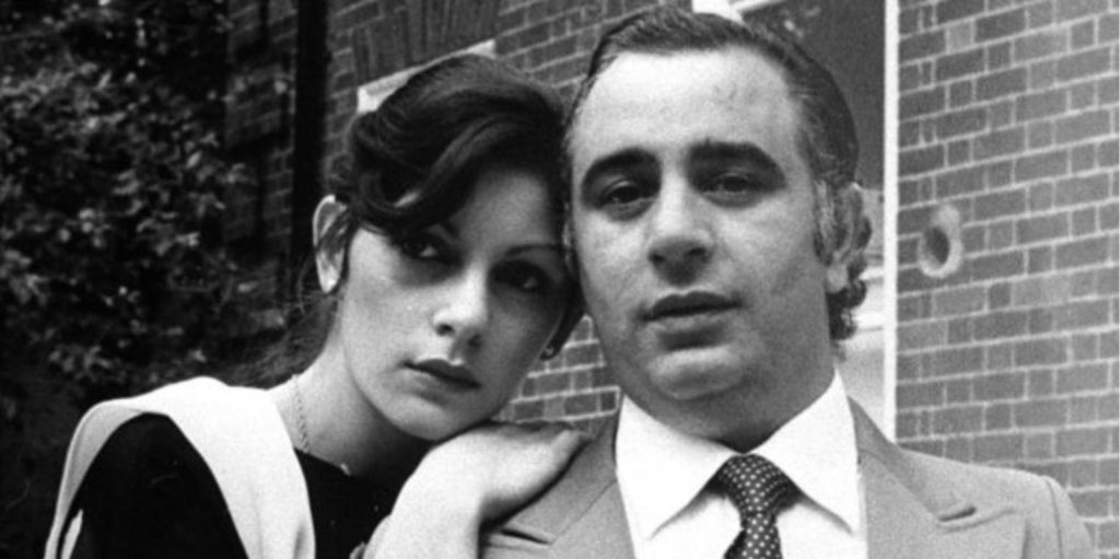 Φώτα, απιστία, εκατομμύρια, ένα στυγερό έγκλημα: Οι 6 ασημένιες σφαίρες που «τελείωσαν» τον Έλληνα μεγιστάνα 