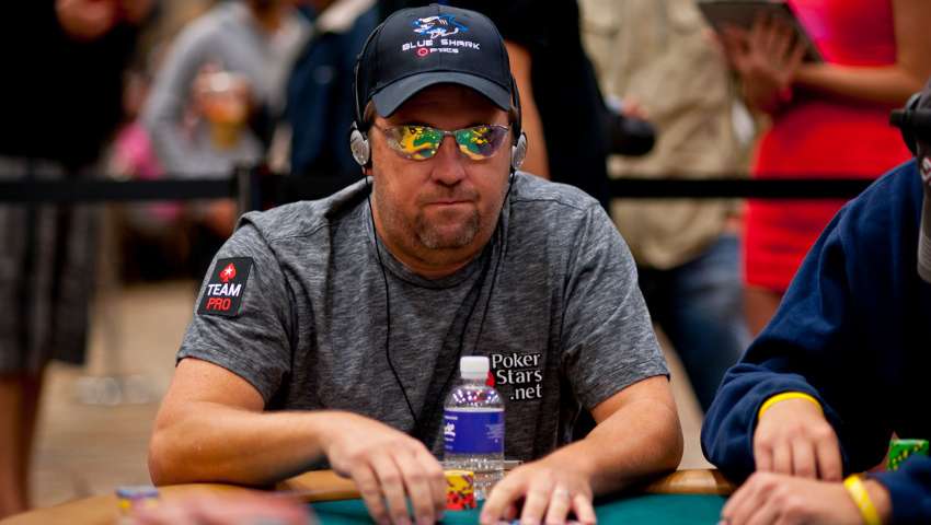 1.800.000 χωρίς φύλλο: Ο ερασιτέχνης που έκανε την κορυφαία μπλόφα στην ιστορία του πόκερ (βίντεο-φωτο)