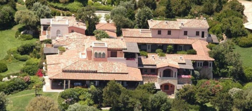 Όργια σε βίλα γνωστού επιχειρηματία στα βόρεια προάστια την Πρωτοχρονιά: 80 ζευγάρια αντάλλαξαν συντρόφους