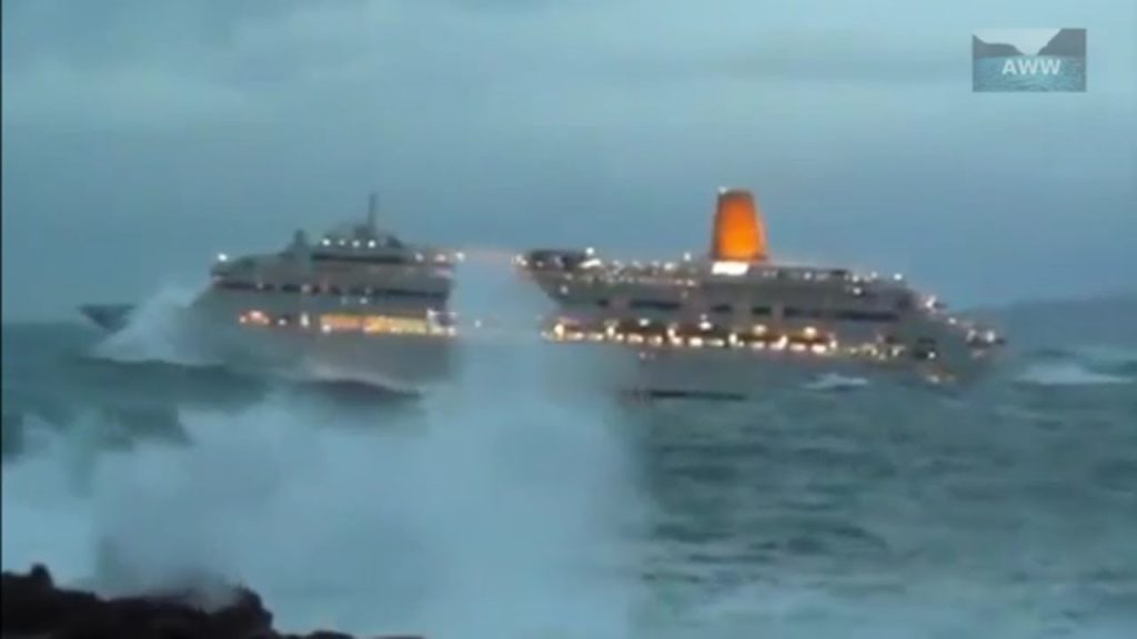 Προσάραξε σε βραχονησίδα το επιβατηγό «Πρωτεύς» με 48 επιβάτες και 26 μέλη πλήρωμα – Διασώθηκαν όλοι (upd)