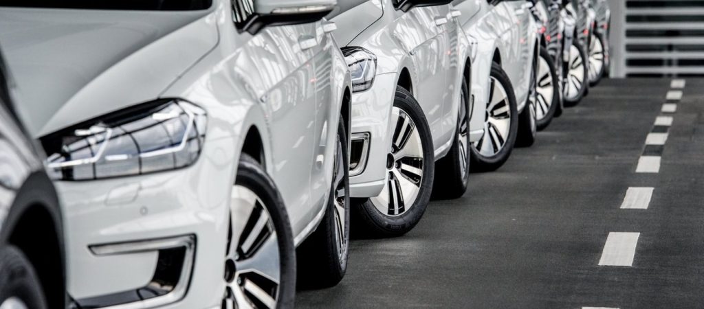 Η γερμανική παραγωγή αυτοκινήτων έπεσε στα επίπεδα του 1996!