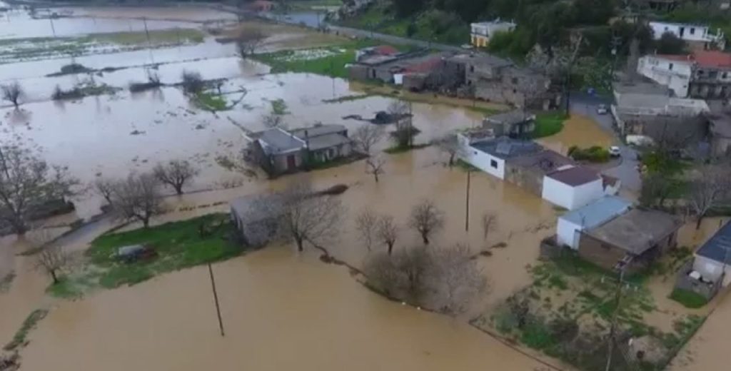 Λασίθι: Πλημμύρες στον κάμπο του Οροπεδίου – Φόβοι ότι θα συμβεί το ίδιο και στον περιφερειακό δρόμο