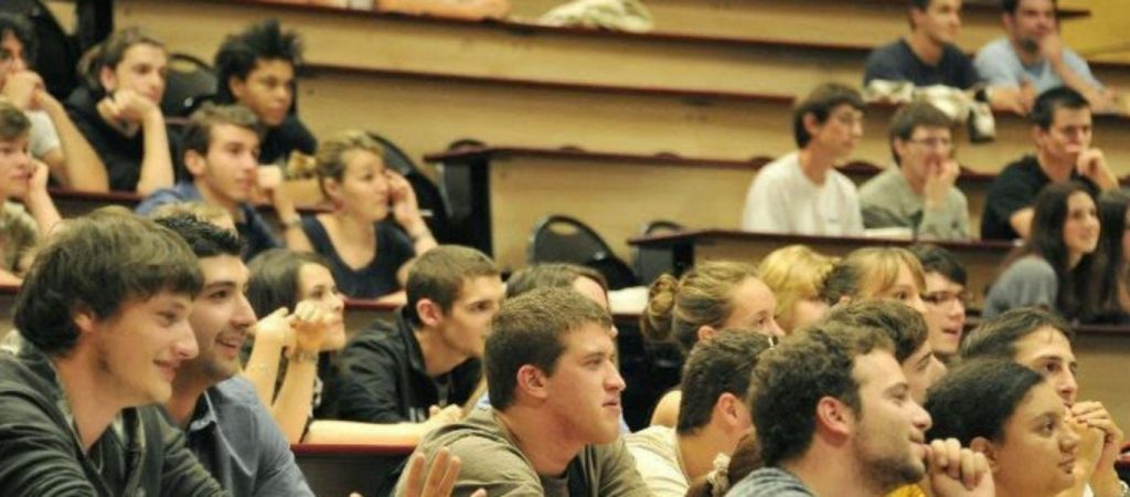 Φοιτητικό επίδομα: Πήρε παράταση η προθεσμία για τις αιτήσεις – Ποιοι το δικαιούνται