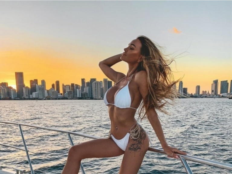 Η Ρωσίδα φωτογράφος που ανεβάζει φωτογραφίες στο instagram μόνο με μαγιό (φωτο)