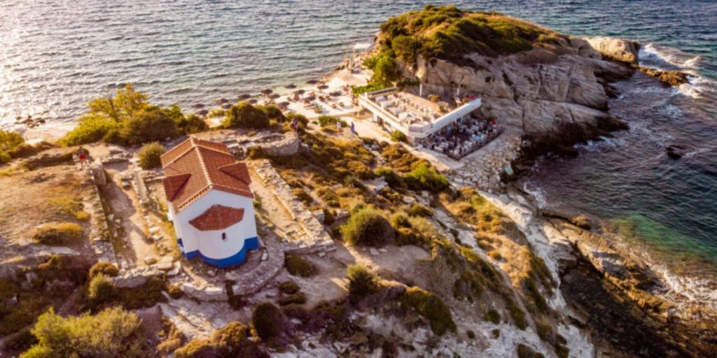 Θάσος: Κλειδαριές στα εκκλησάκια μετά το περιστατικό βανδαλισμού