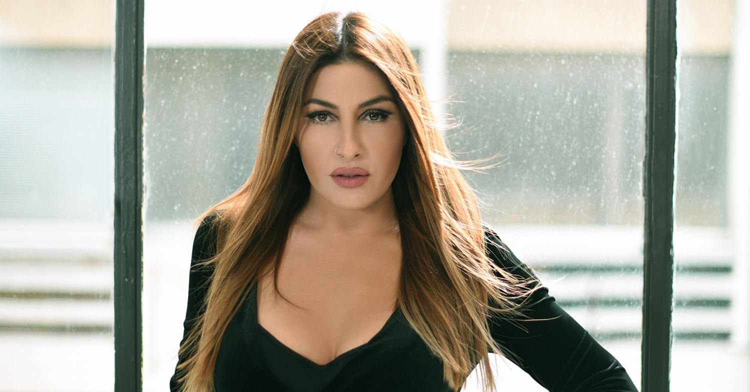 Πιο χυμώδης από ποτέ: Η Έλενα Παπαρίζου πάχυνε και το… χαιρόμαστε! (φώτο)