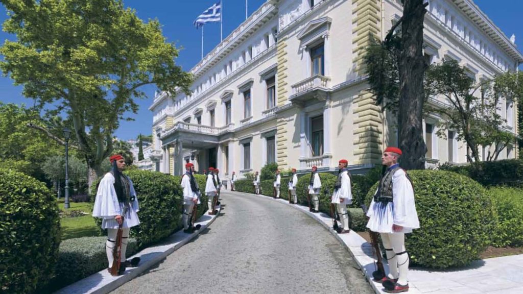 Είναι αυτά τα έξι πρόσωπα που εξετάζει ο πρωθυπουργός για υποψήφιο νέο Πρόεδρο της Δημοκρατίας;