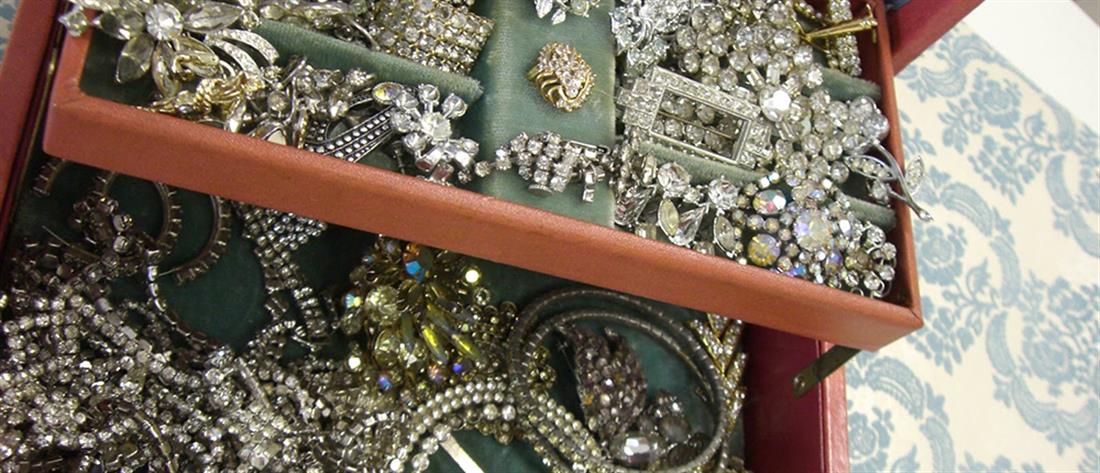 Θηλυκή συμμορία άρπαξε κοσμήματα μεγάλης αξίας στην Κέρκυρα